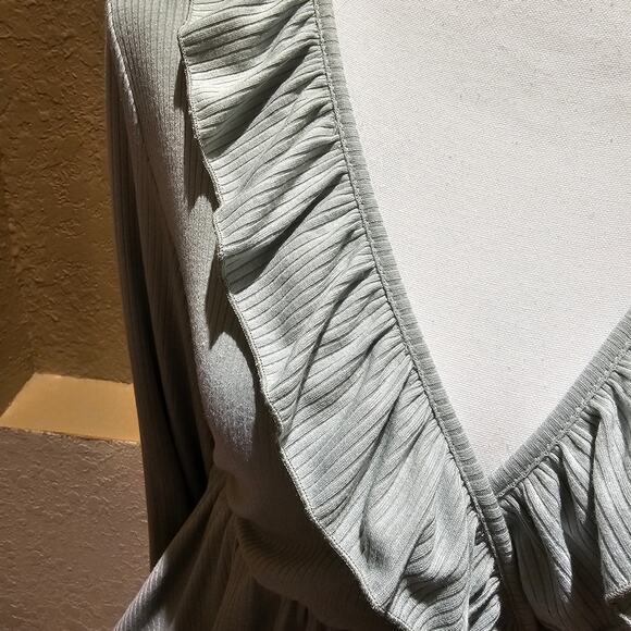 Peach Love California Sage Peplum Top NWT S Feminine Romantic Soft Girl Style - Picture 9 of 11